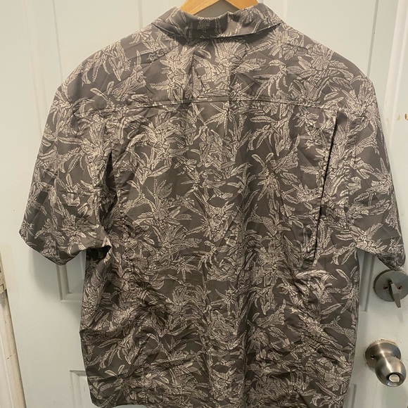 Patagonia Self Guided Hike Garden  Hawaiian button down short sleeve shirt - Picture 8 of 10